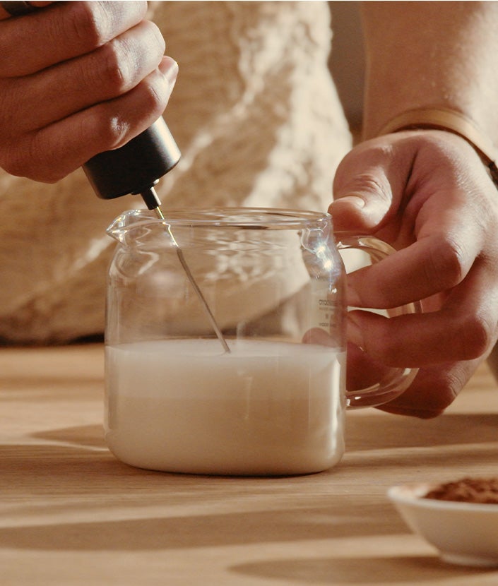 Frothing milk