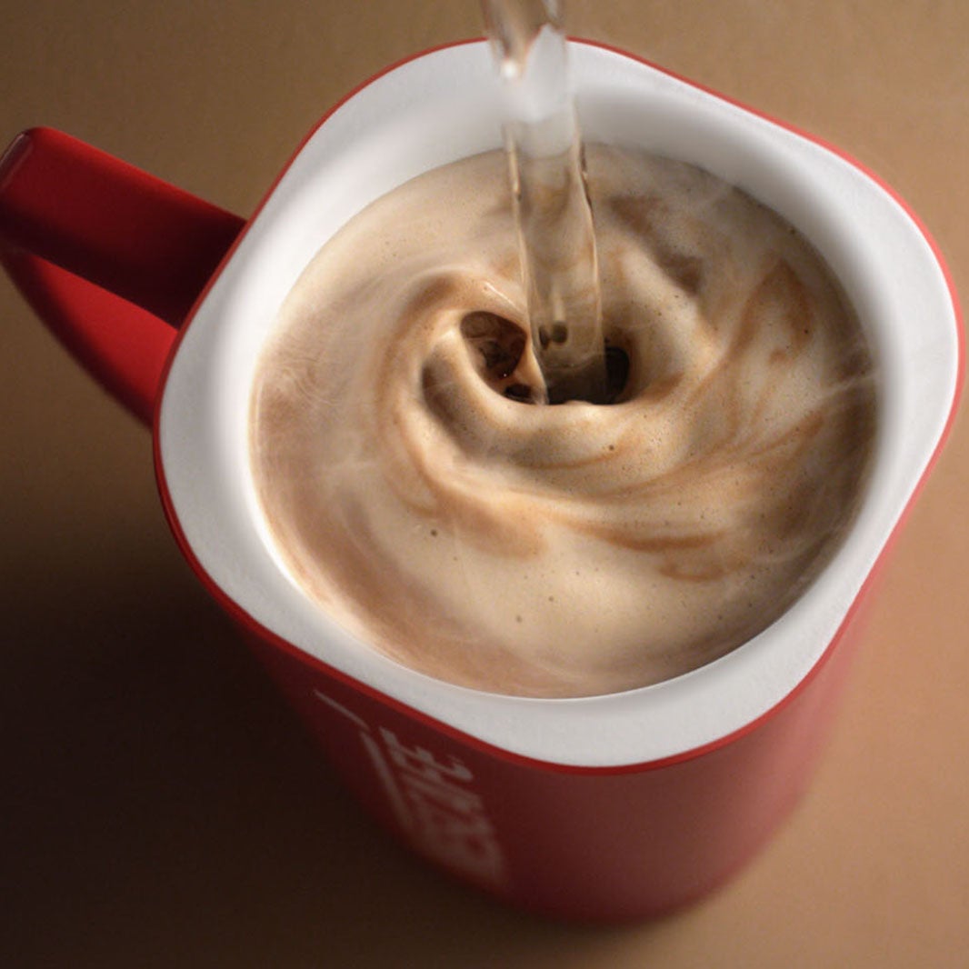 Delektuj się obłędnie kremową chwilą przyjemności z NESCAFÉ 3in1 Creamy Latte.