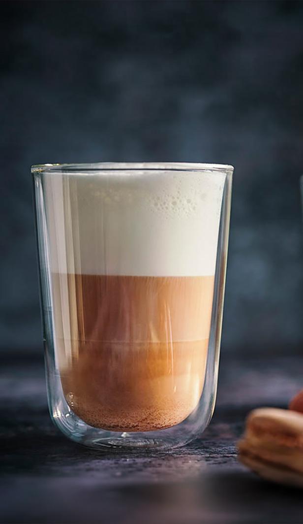 Så gör du en latte hemma