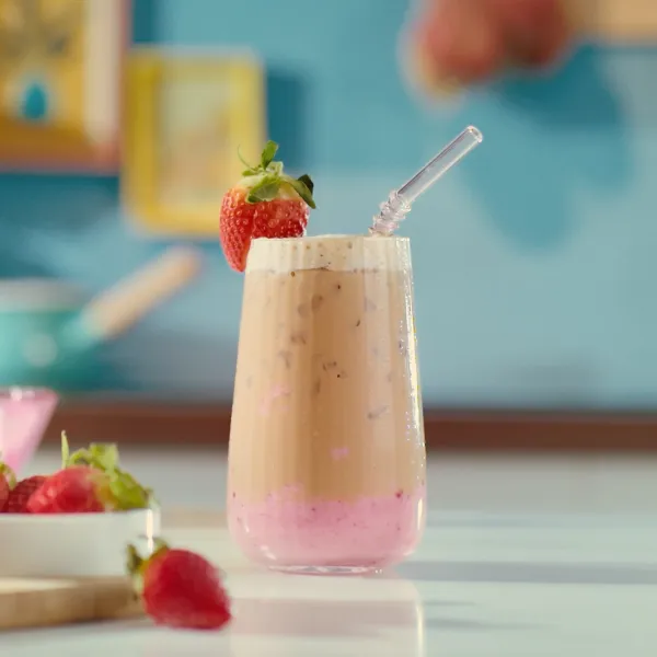 Strawberry Iced Latte