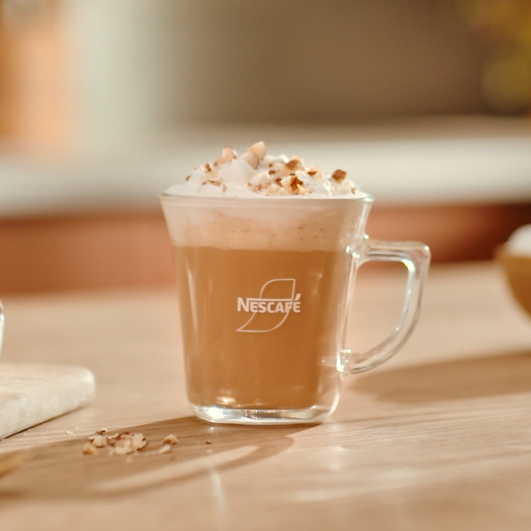 เนสกาแฟ โกลด์ ครีมมี่ เฮเซลนัท ลาเต้