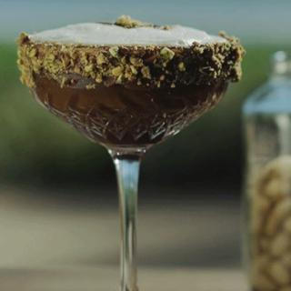 สูตรกาแฟ ลาเต้พิชตาชิโอ้ (Pistachio Coffee) อร่อย ชงง่าย | NESCAFÉ