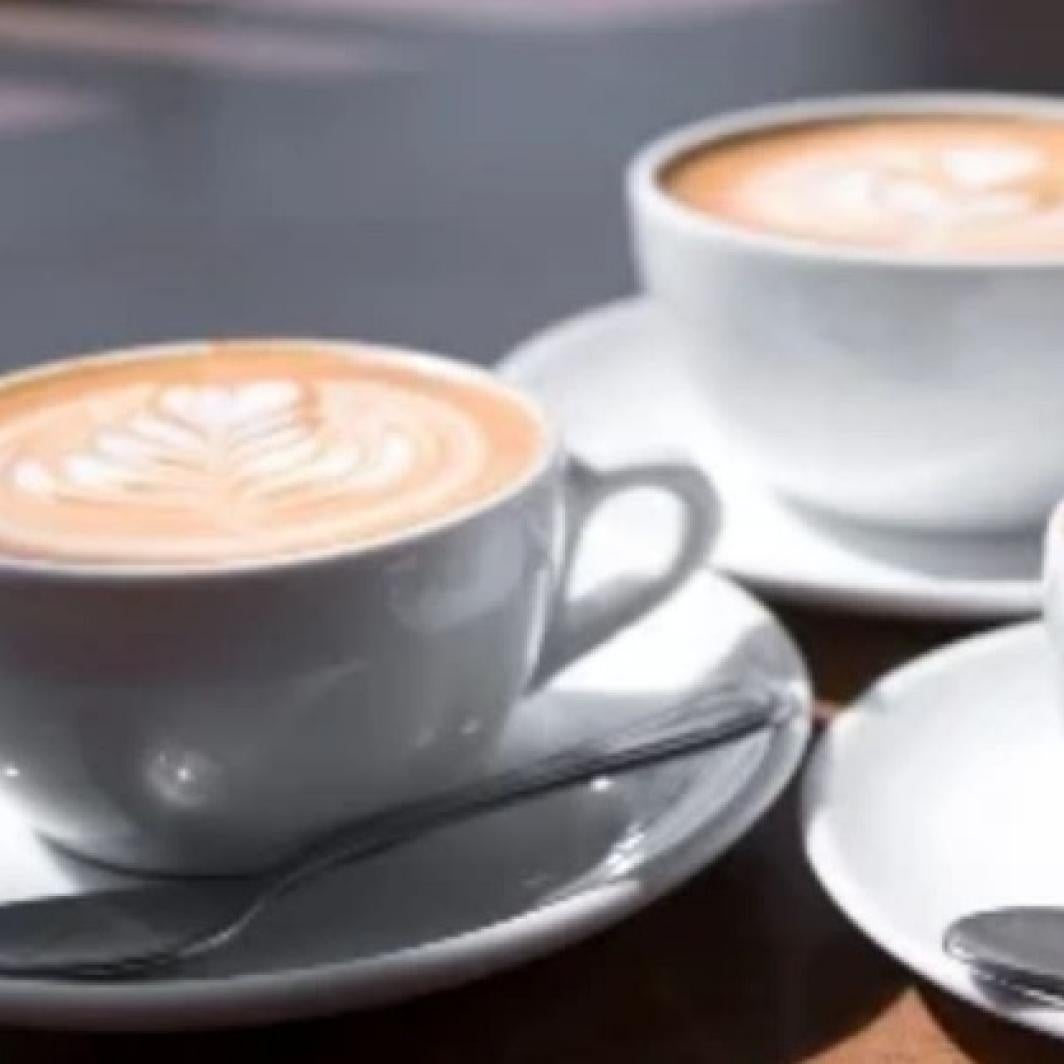 กาแฟ แฟลตไวท์ (flatwhite) คืออะไร เสน่ห์รสชาติเข้มข้นแต่นุ่มละมุน