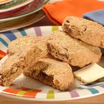 Cazuela de Tostada Francesa de Durazno y Almendras