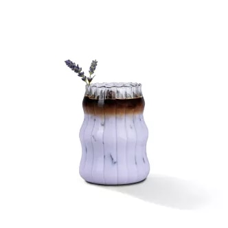 Latte helado de lavanda