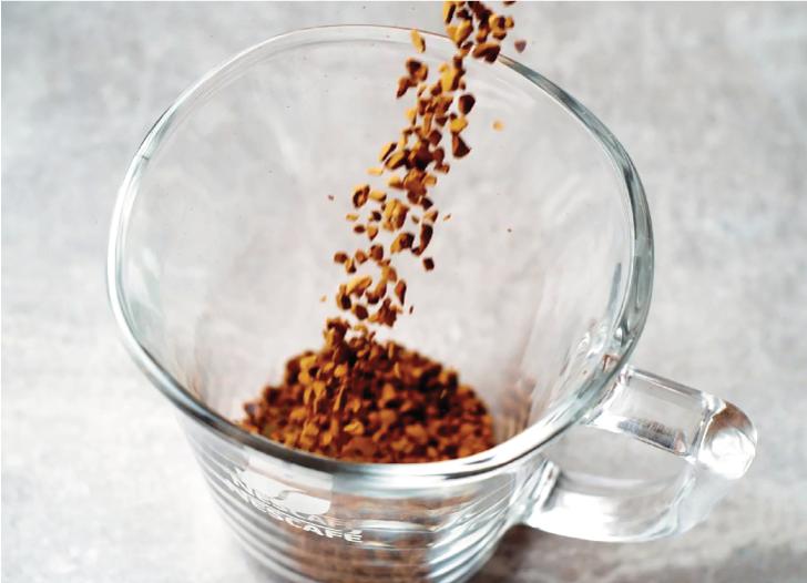 NESCAFÉ GOLD CREMA được chọn lọc từ những hạt cà phê Robusta và Arabica tinh túy nhất
